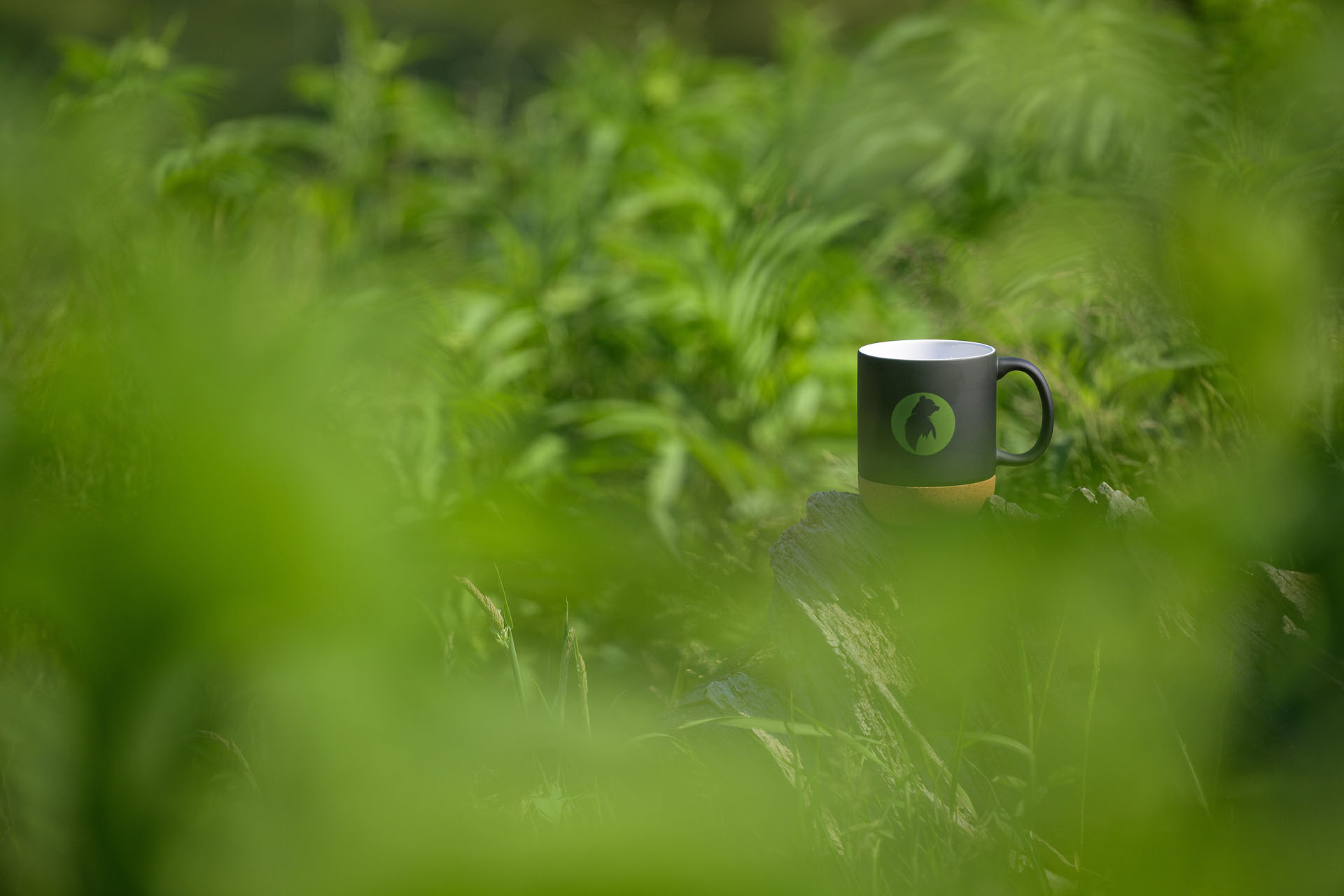 Cană ceramică neagră România Sălbatică